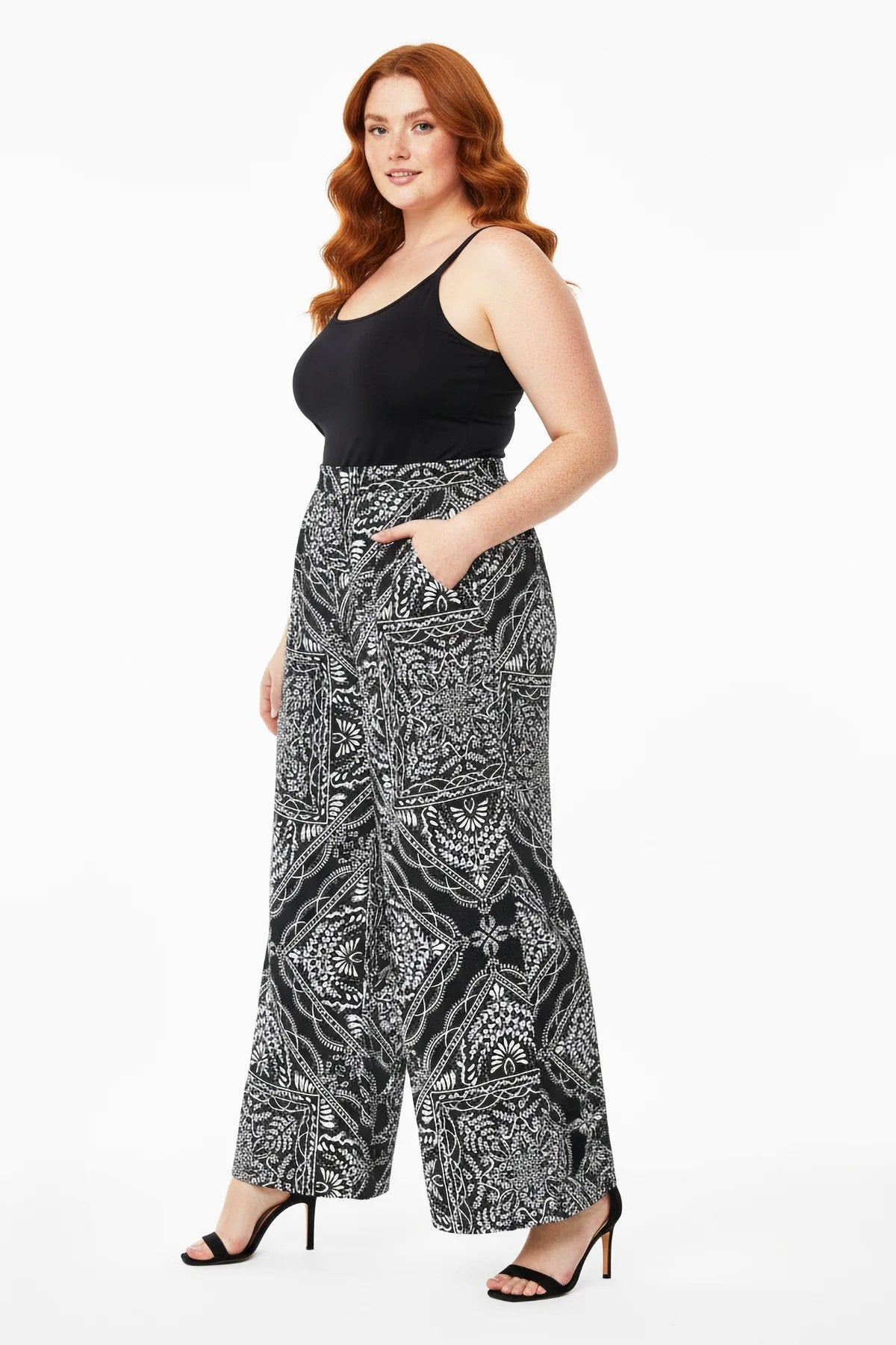 Weit geschnittene Hose mit Taschen