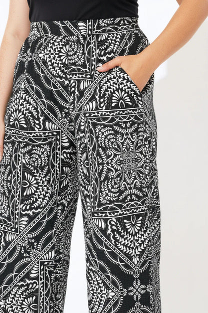 Weit geschnittene Hose mit Taschen