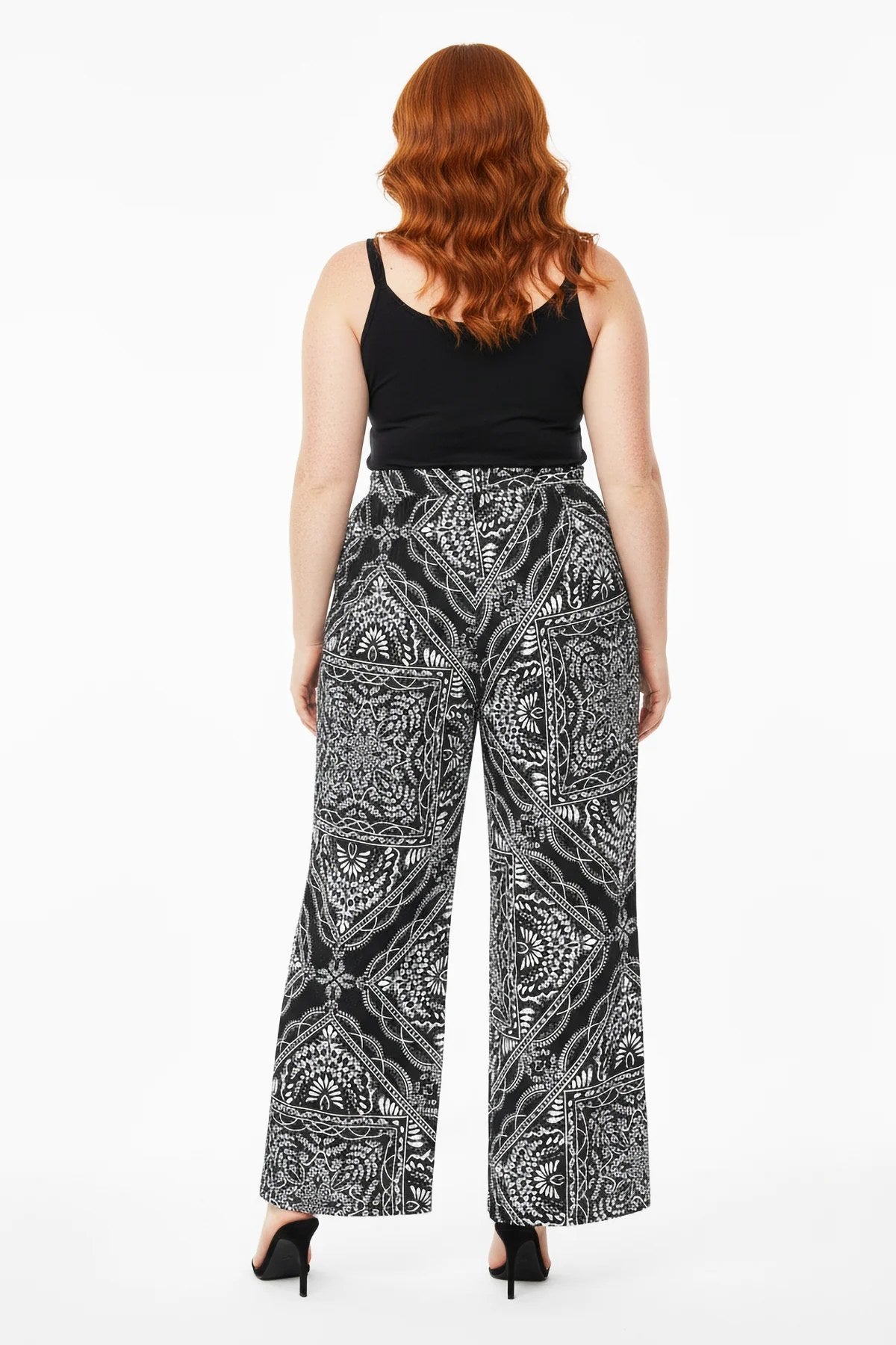 Weit geschnittene Hose mit Taschen
