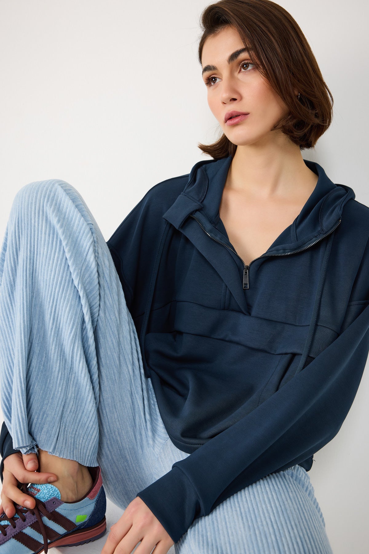 Weiches Sweatshirt mit halbem Reißverschluss und Taschen
