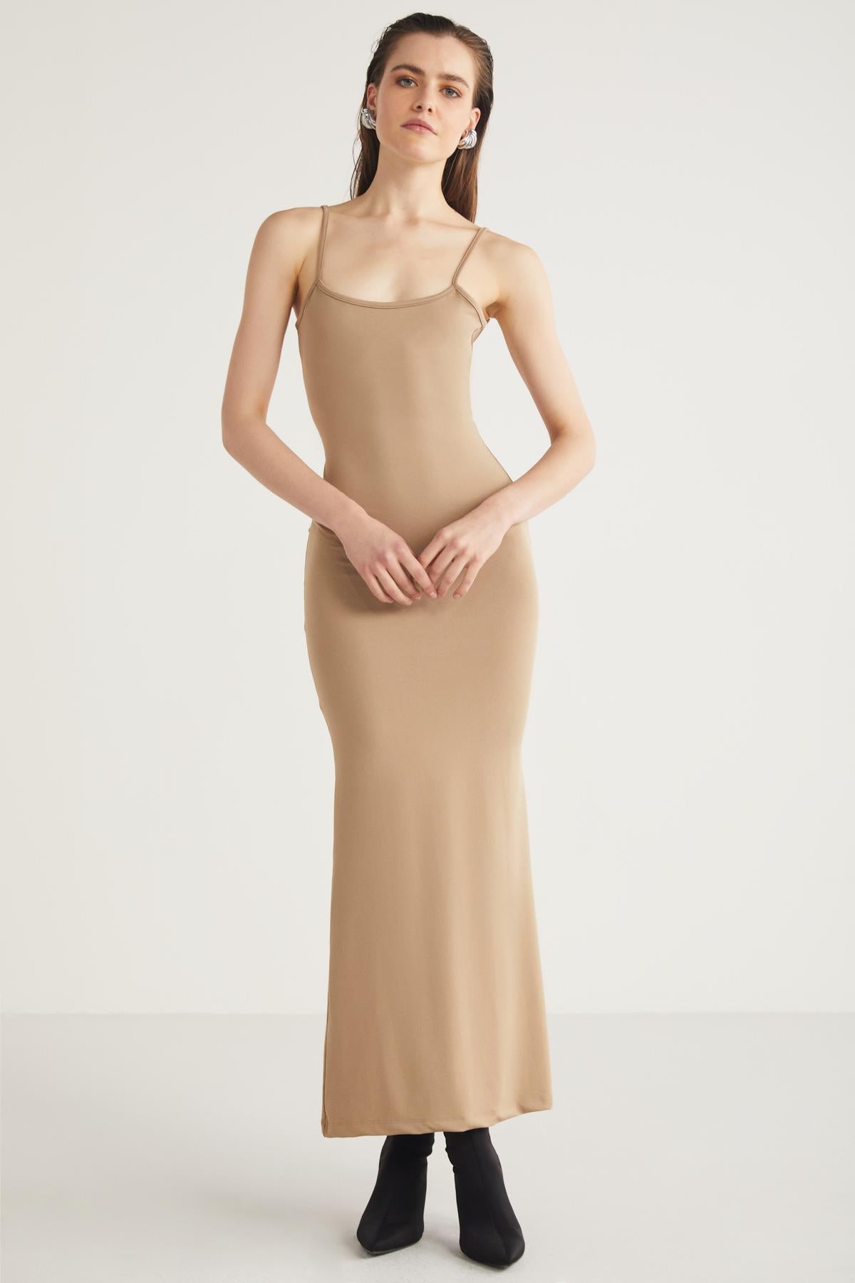 Chasity Damen Satin Maxikleid