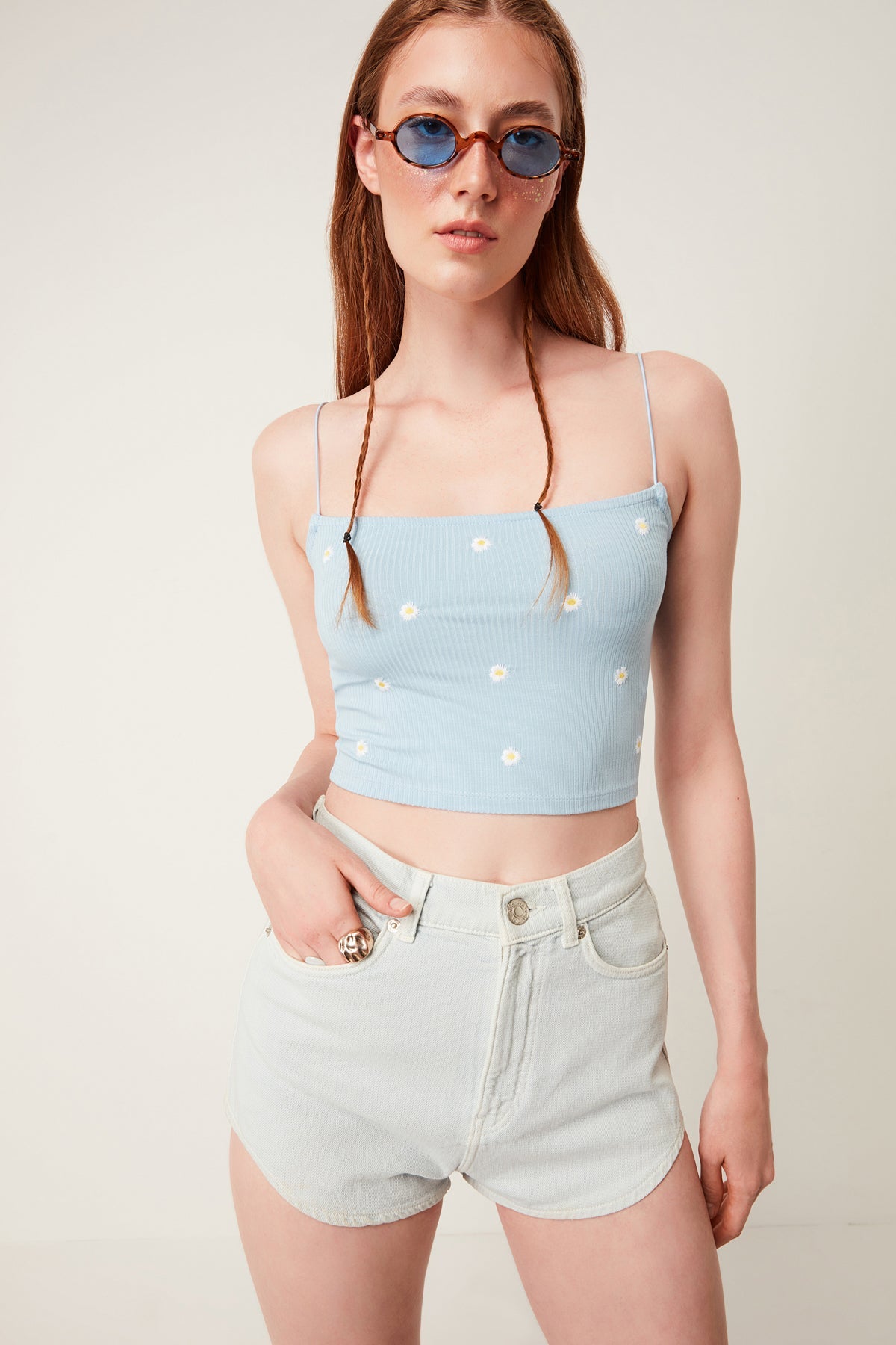 Crop-Top mit Blumenmuster und Trägern