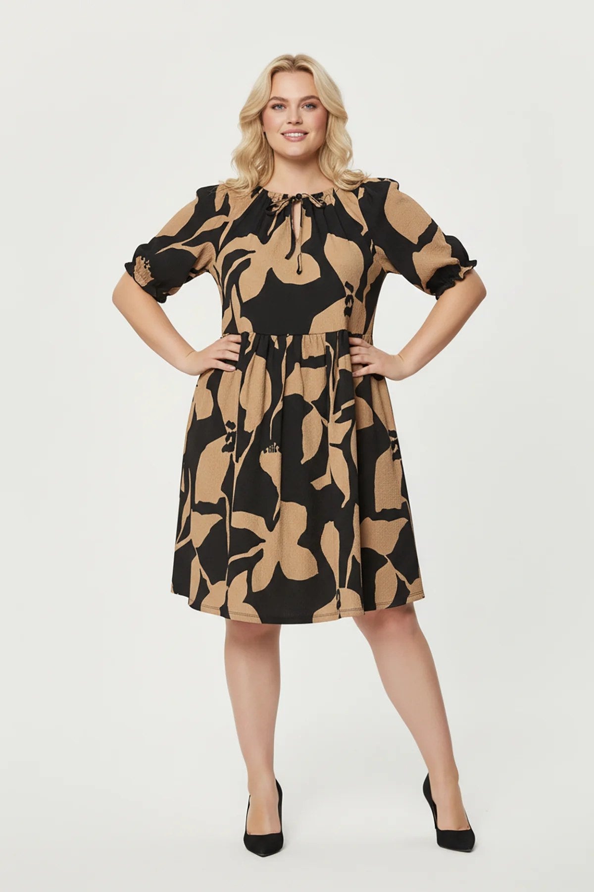 Kleid mit Blumenmuster