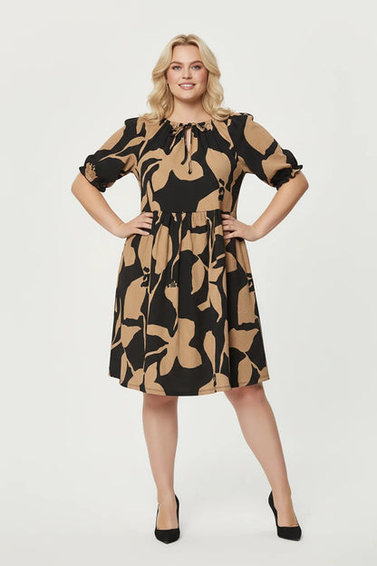 Kleid mit Blumenmuster