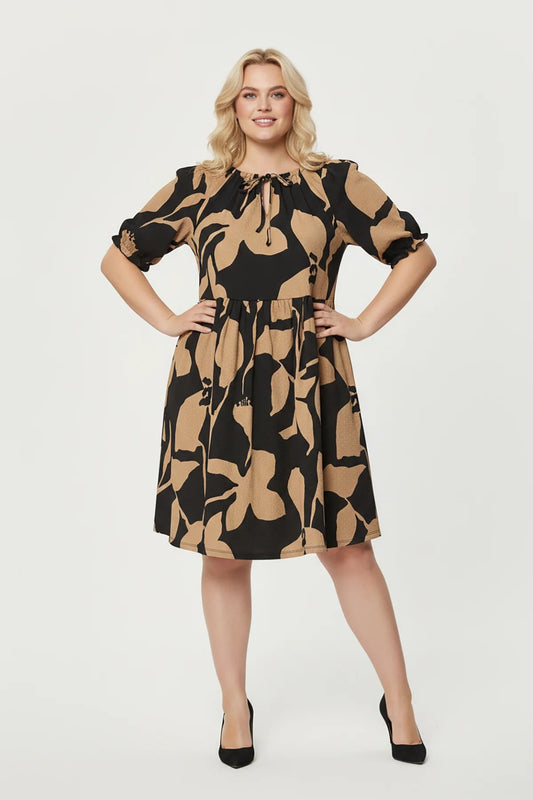 Kleid mit Blumenmuster