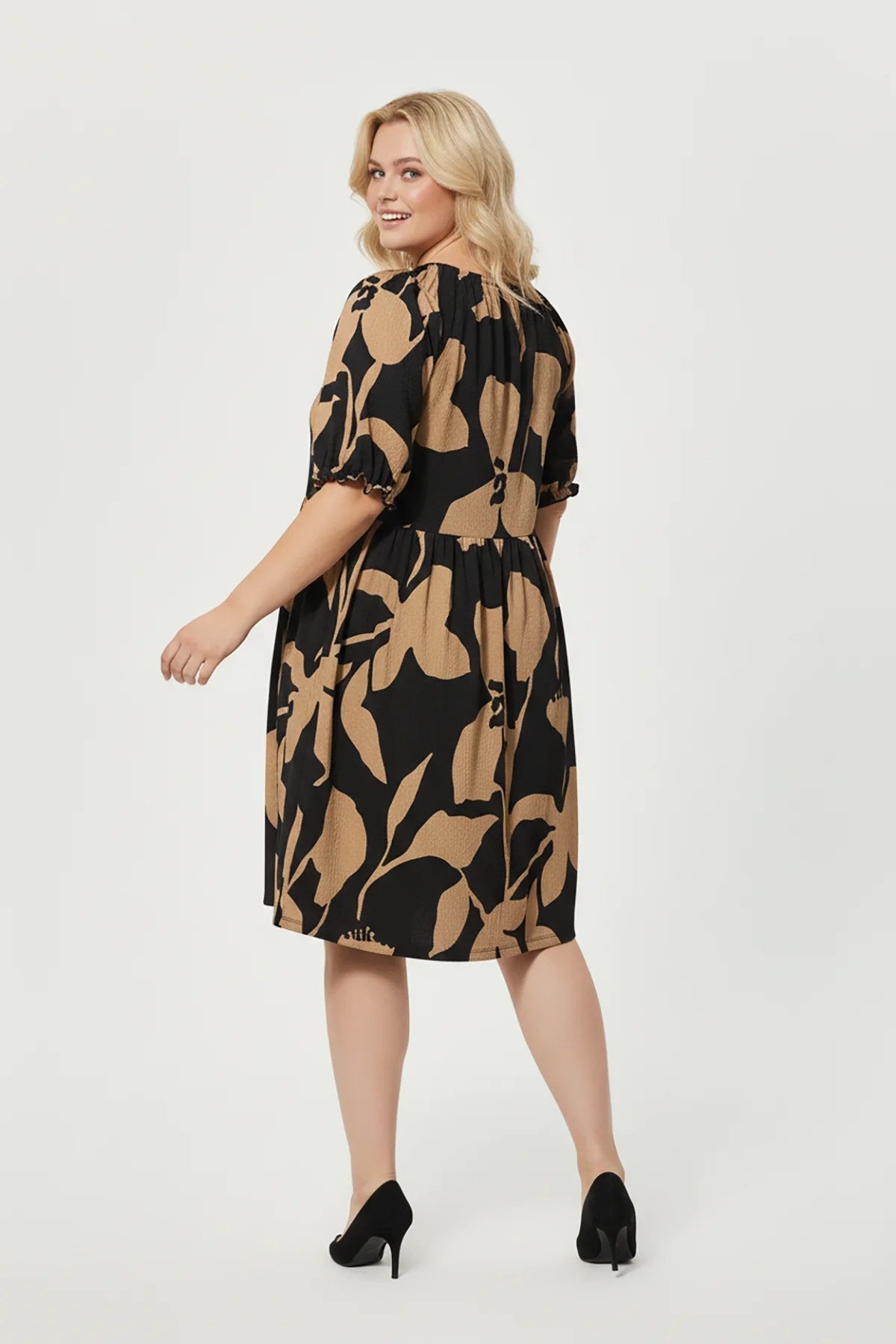 Kleid mit Blumenmuster