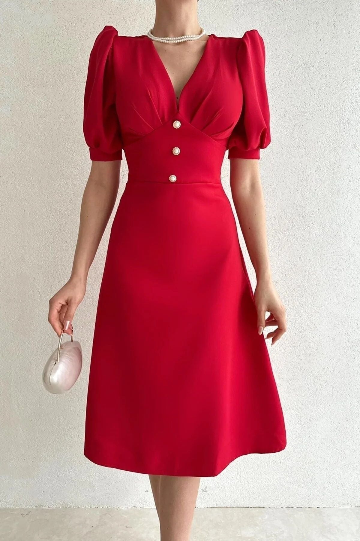 Midikleid mit Blumenmuster und V-Ausschnitt