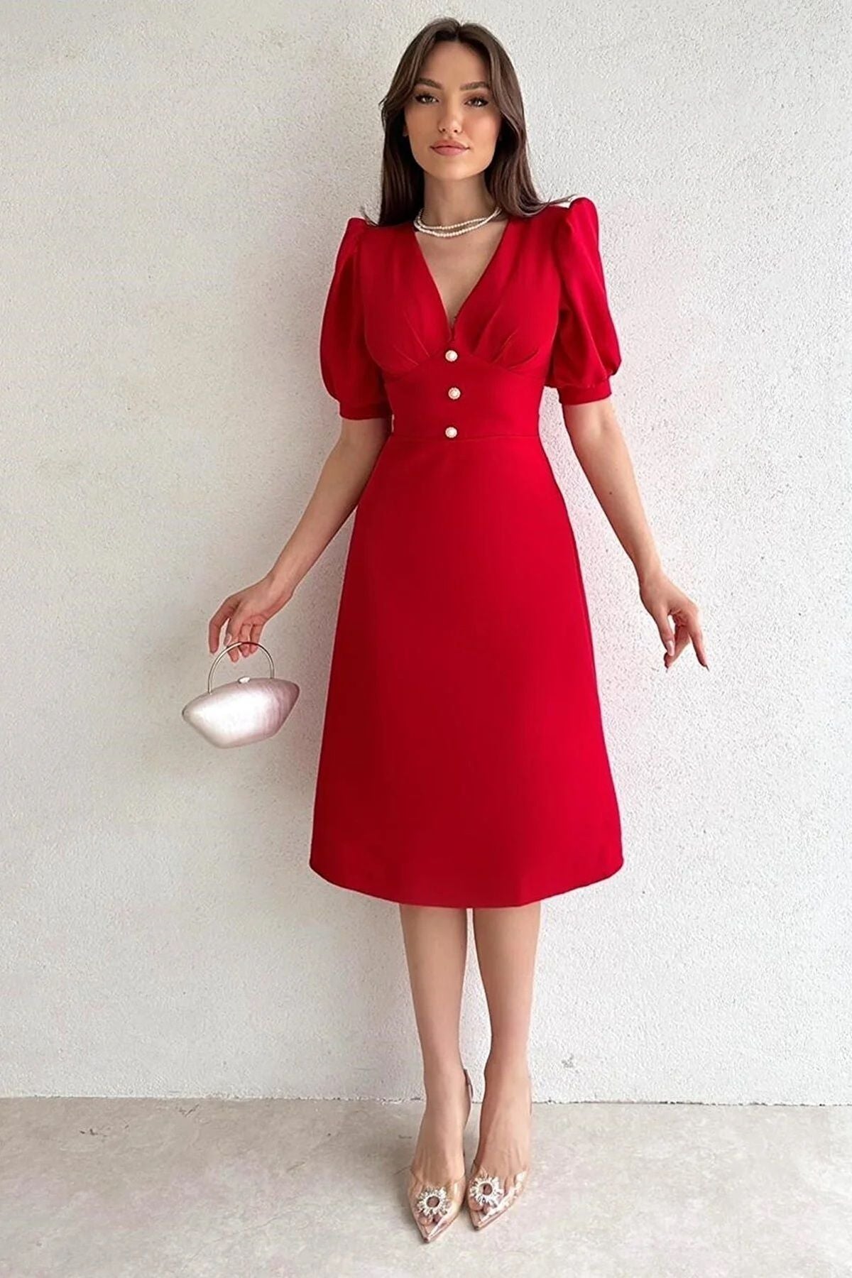 Midikleid mit Blumenmuster und V-Ausschnitt