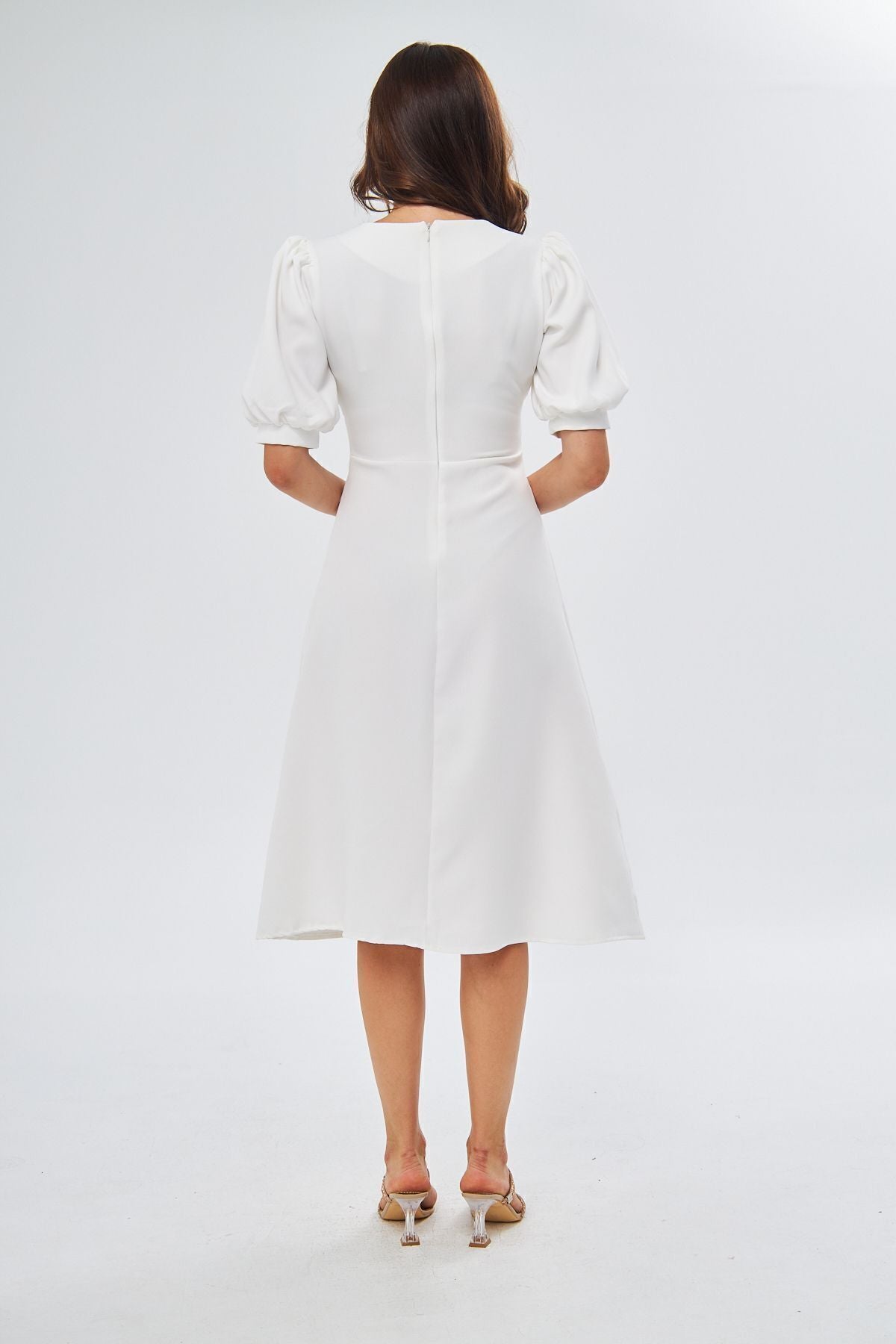 Midikleid mit Blumenmuster und V-Ausschnitt