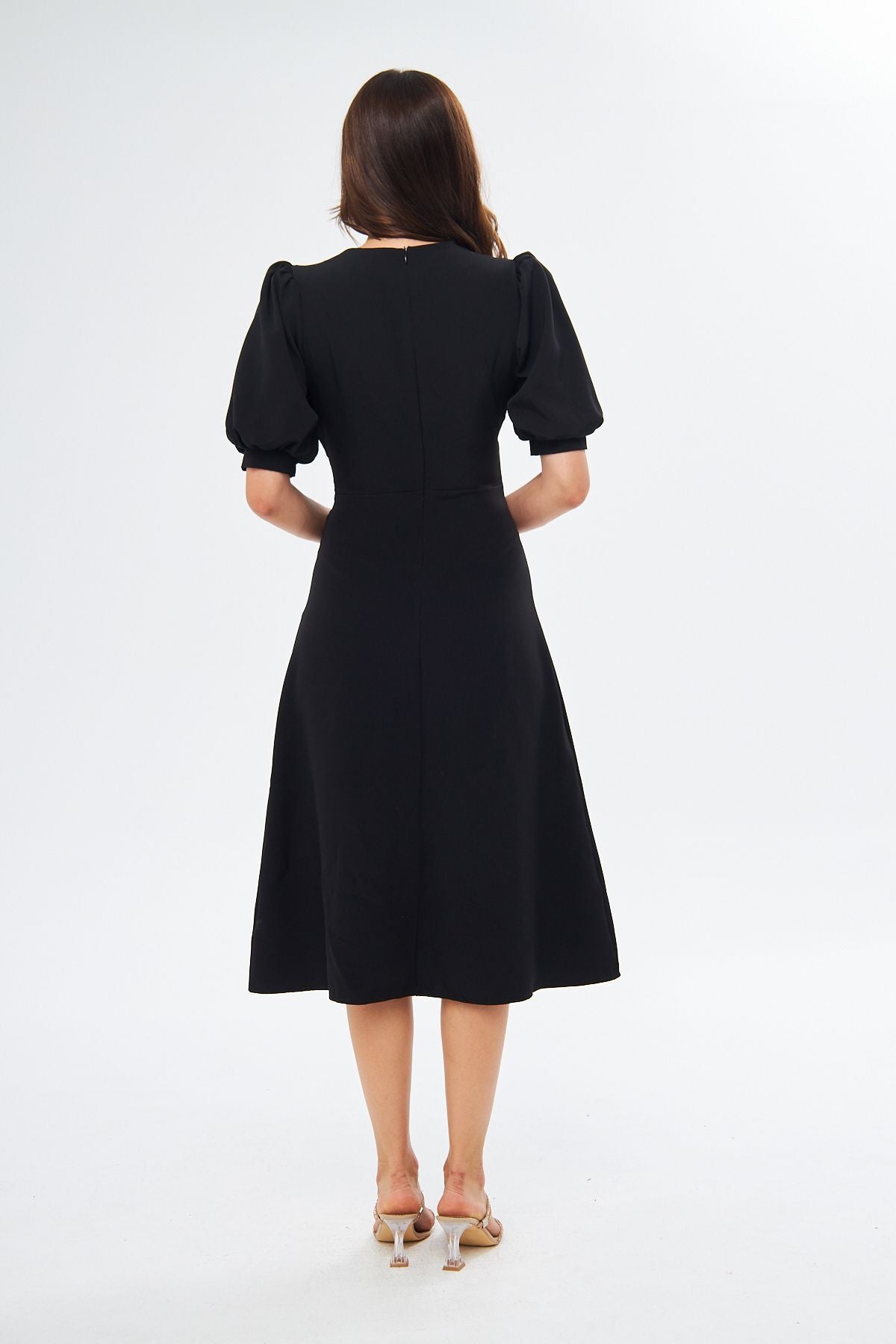 Midikleid mit Blumenmuster und V-Ausschnitt