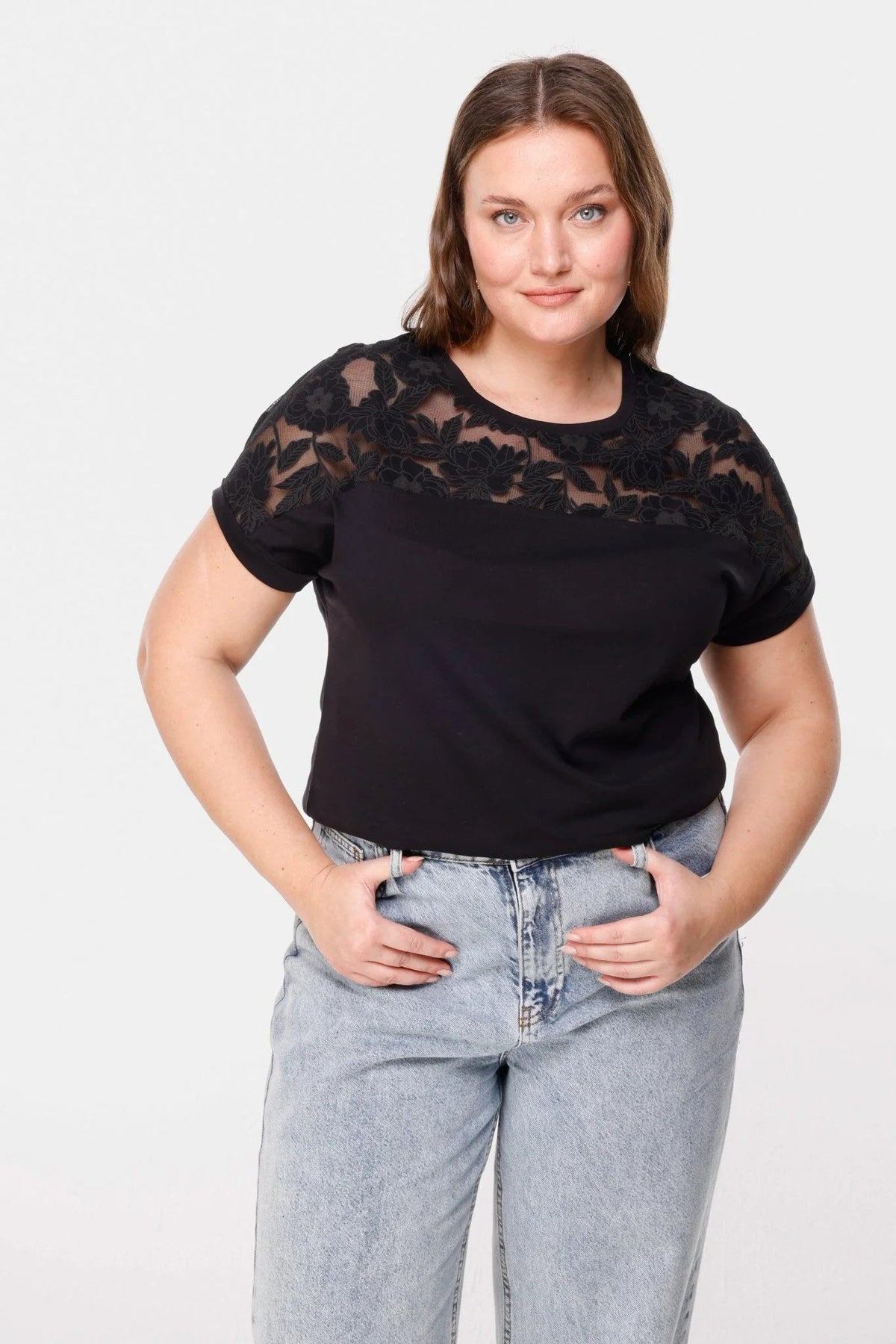 T-Shirt mit Tülldetails