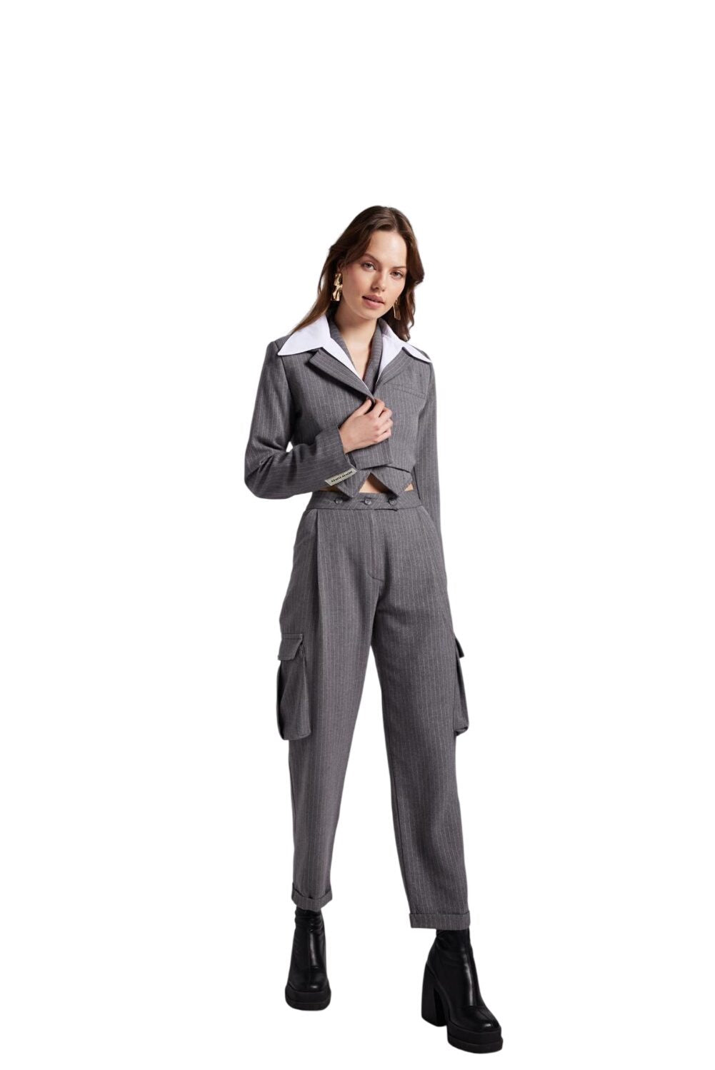 Gestreifter Blazer mit abnehmbarem Kragen