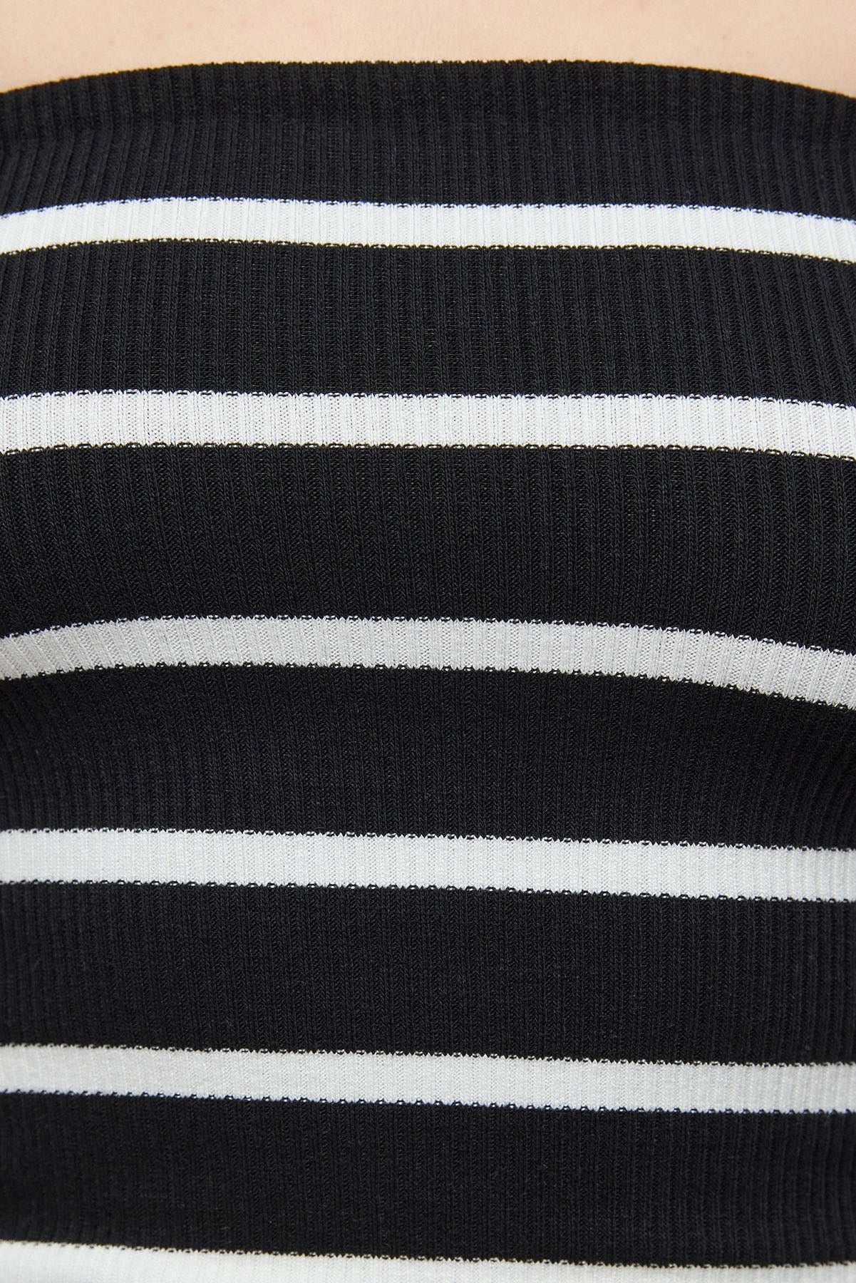 Gestreifte trägerlose Bluse