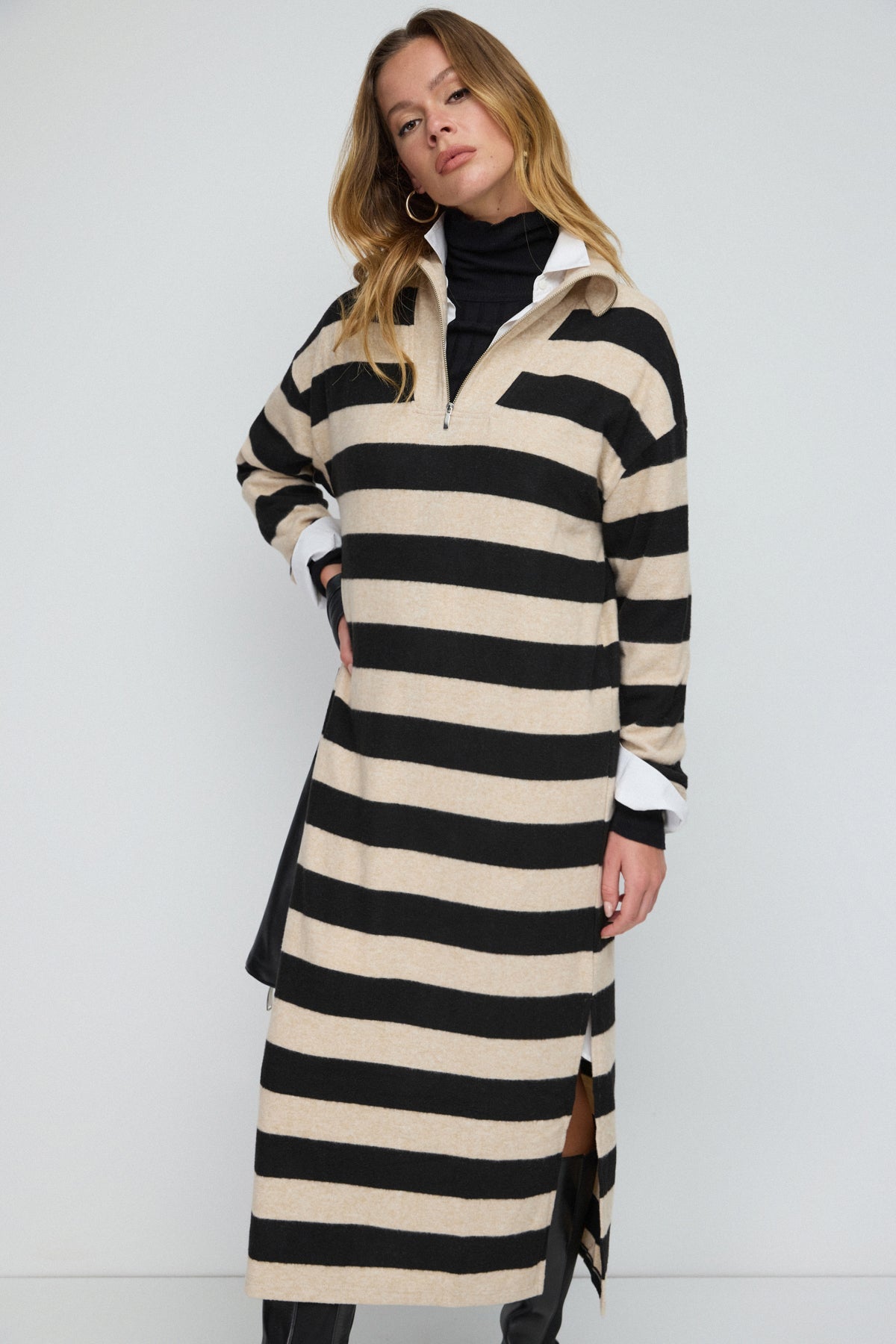 Gestreiftes Oversize-Kleid