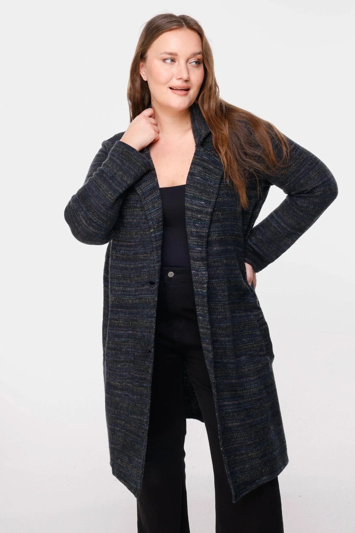 Gestreifter, langärmeliger Strickcardigan mit Knopfdetails