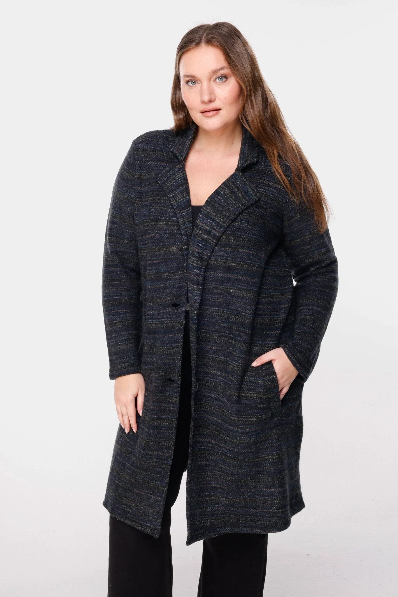 Gestreifter, langärmeliger Strickcardigan mit Knopfdetails