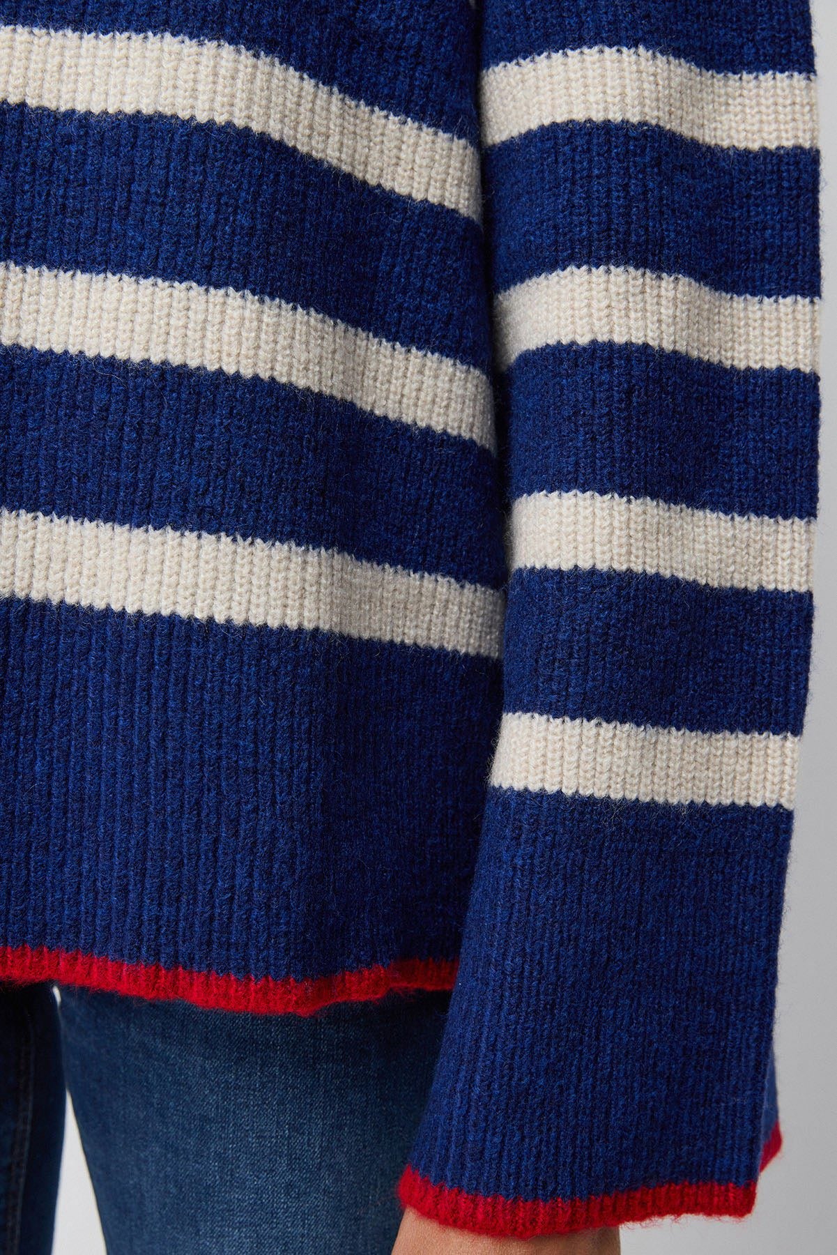 Gestreifter Strickpullover