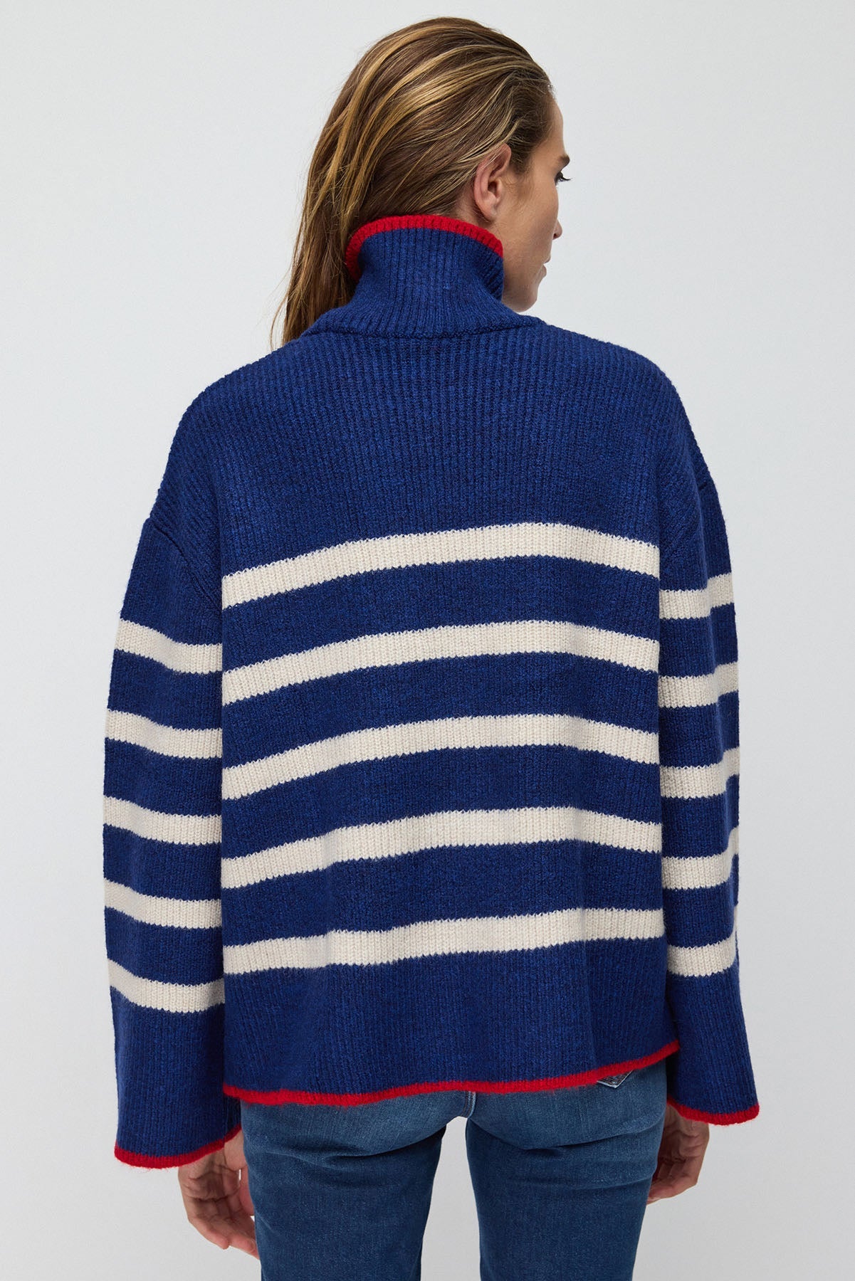 Gestreifter Strickpullover
