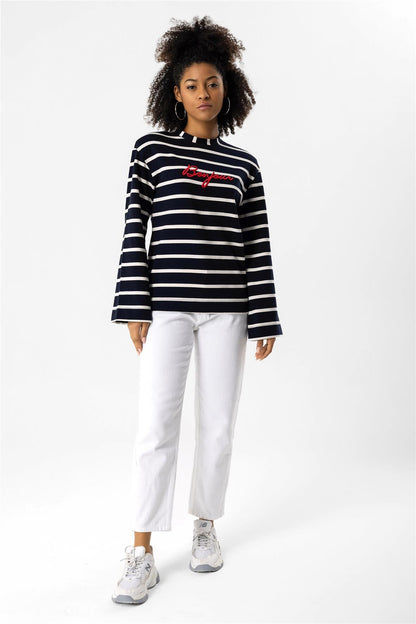 Gestreiftes Sweatshirt mit bestickter Vorderseite und gepolsterten Schultern