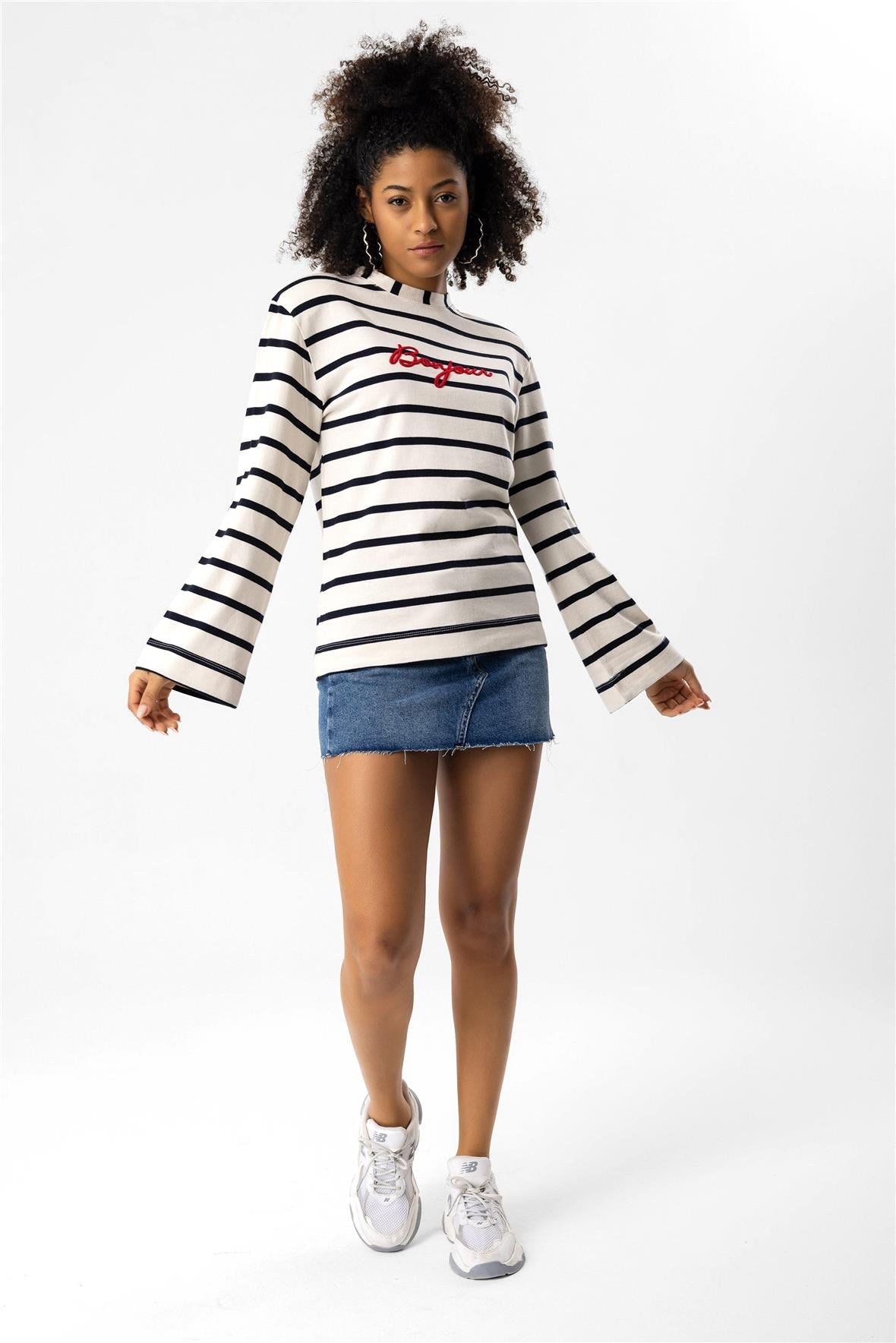 Besticktes, wattiertes Sweatshirt