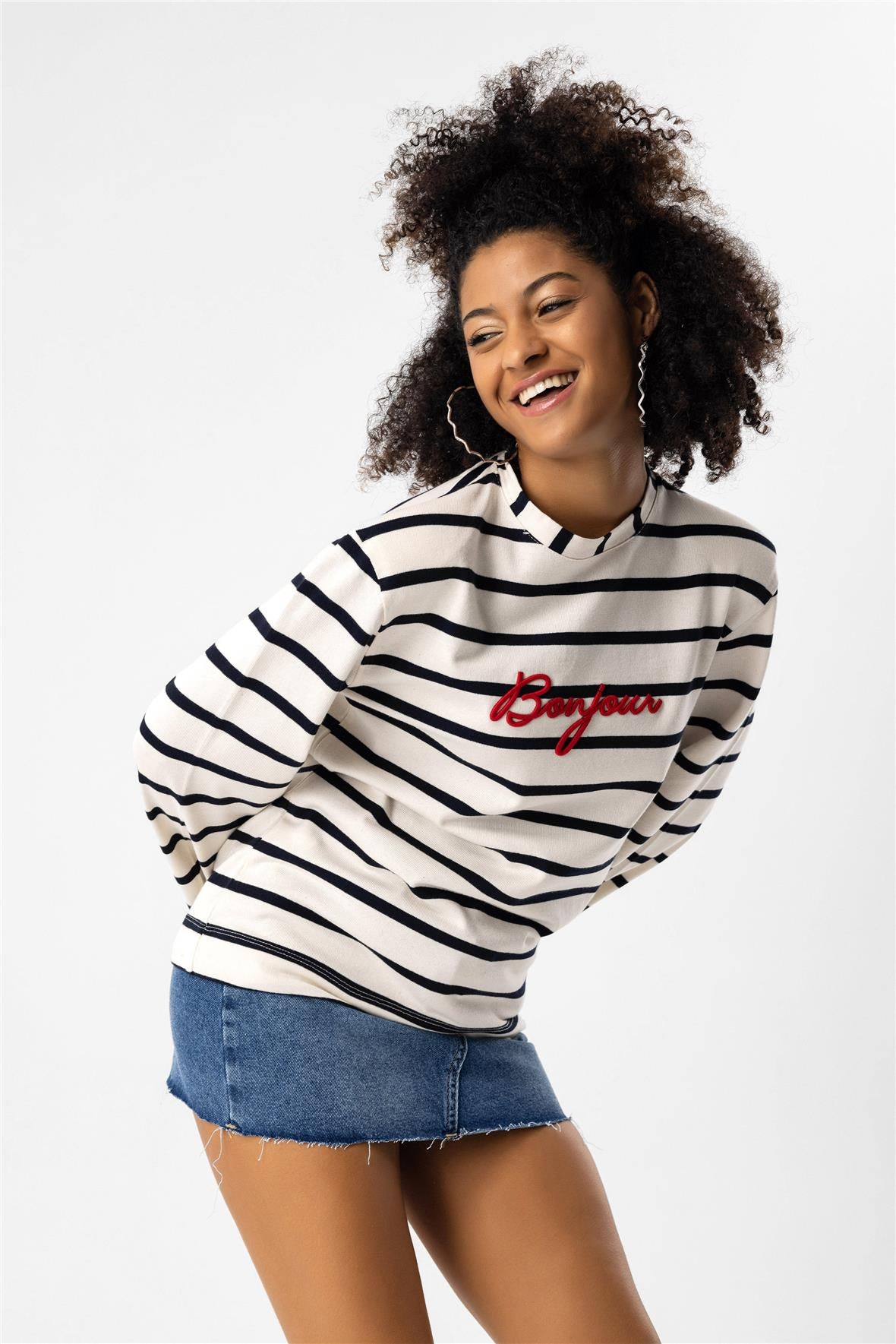 Besticktes, wattiertes Sweatshirt