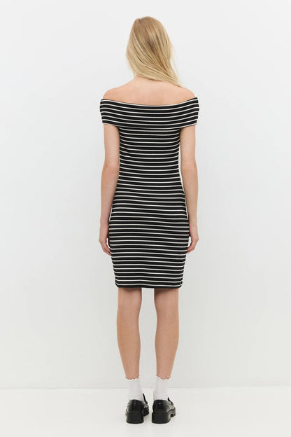 Gestreiftes, figurbetontes Minikleid