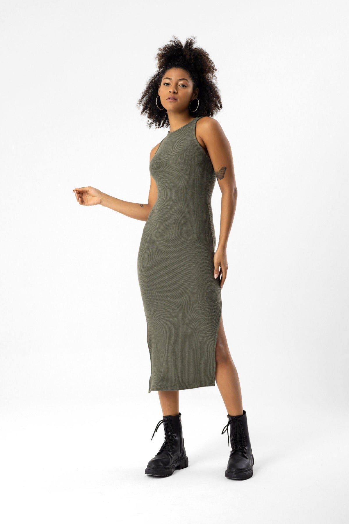 Gestreiftes Kleid mit Schlitz