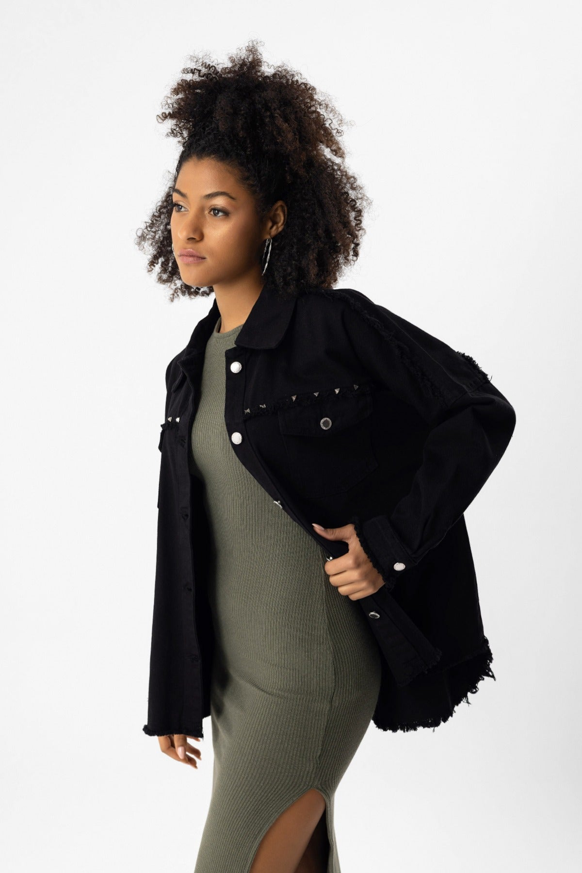 Gestreiftes Kleid mit Schlitz