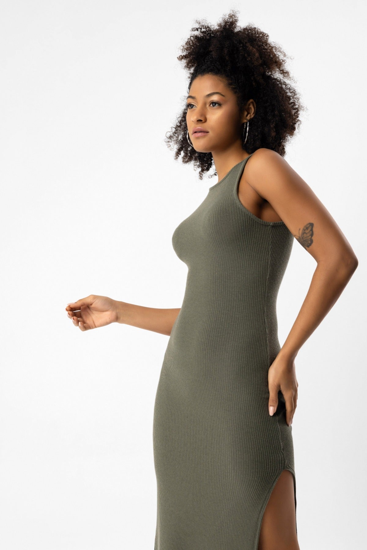 Gestreiftes Kleid mit Schlitz