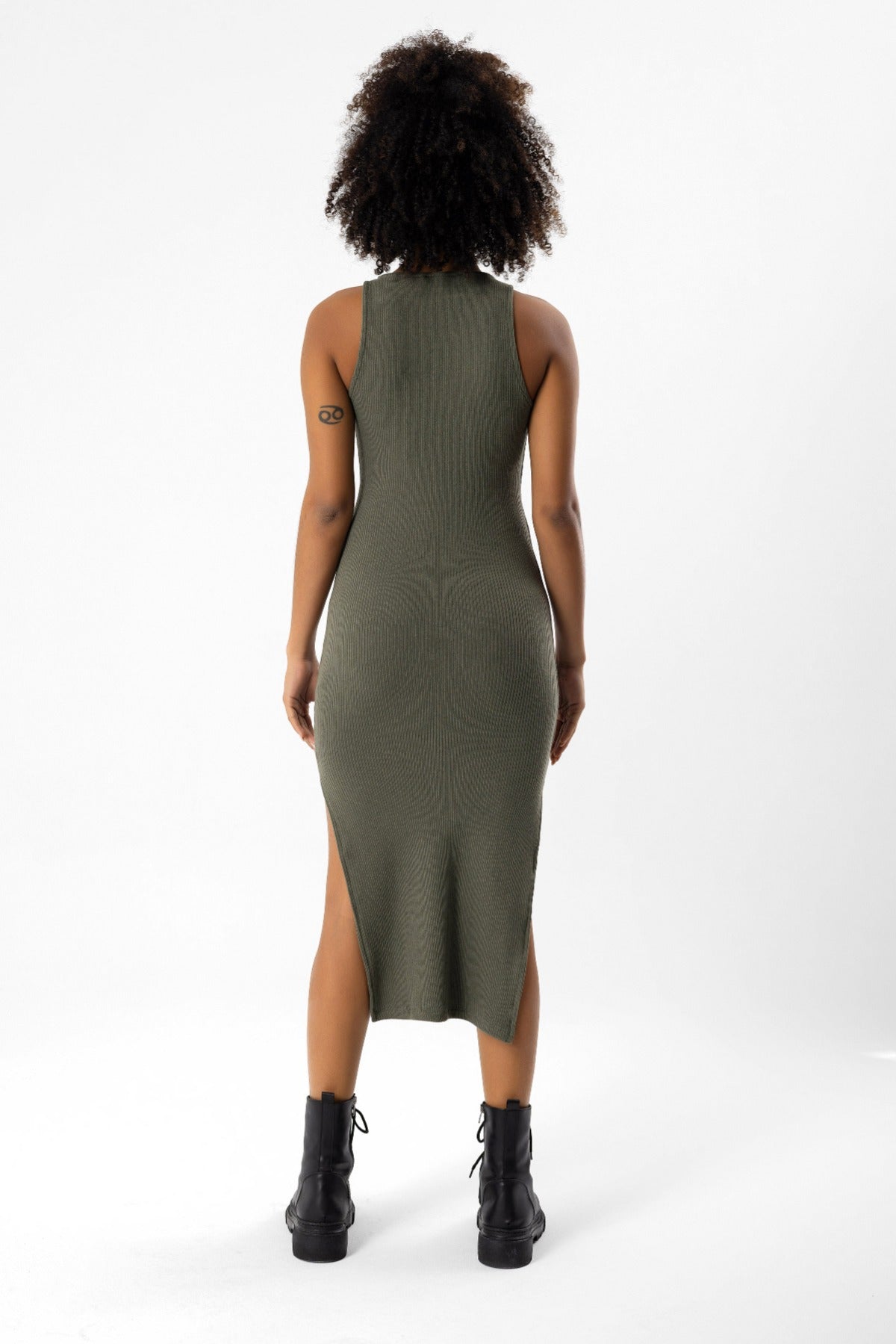 Gestreiftes Kleid mit Schlitz
