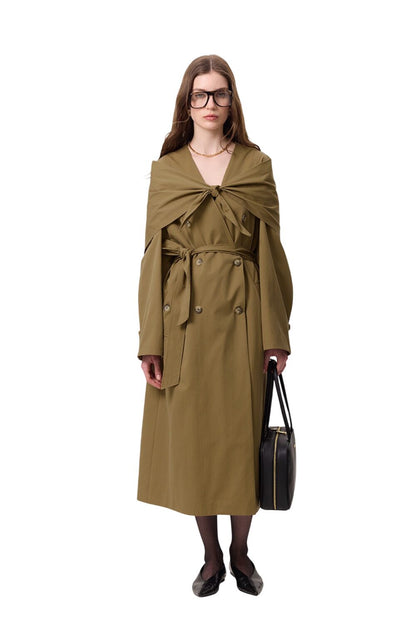 CREME-TRENCH-COAT MIT SCHAL-DETAIL-DESIGN.
