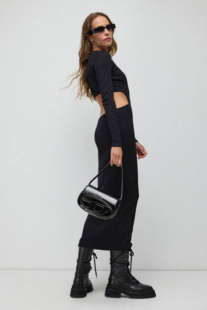 Langes Kleid mit tiefem Ausschnitt