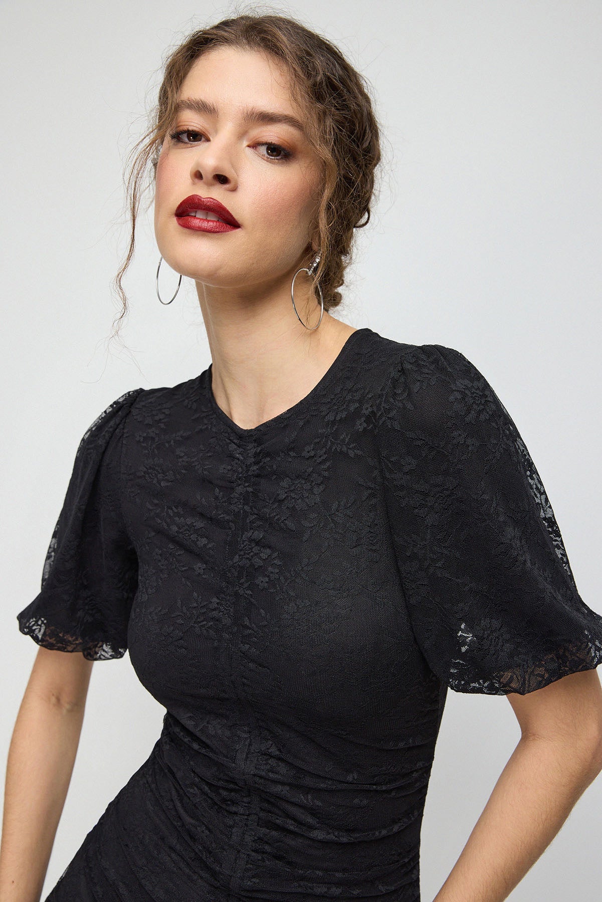 Minikleid mit Spitzenfutter