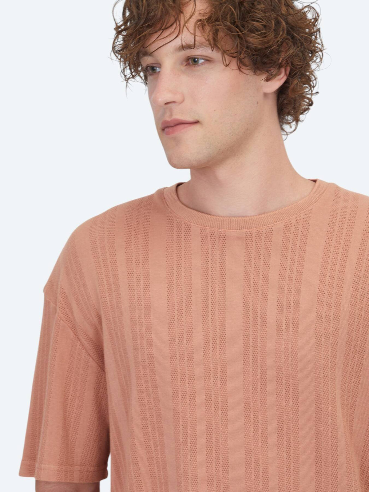 Dunkelrosé gestreiftes 100% Baumwoll-T-Shirt