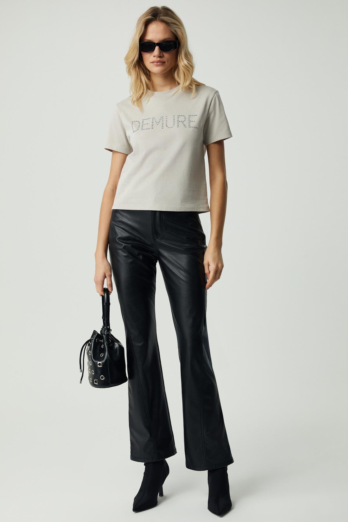 ETHIQUET DEMURA Damen T-Shirt mit Verzierung Hellgrau