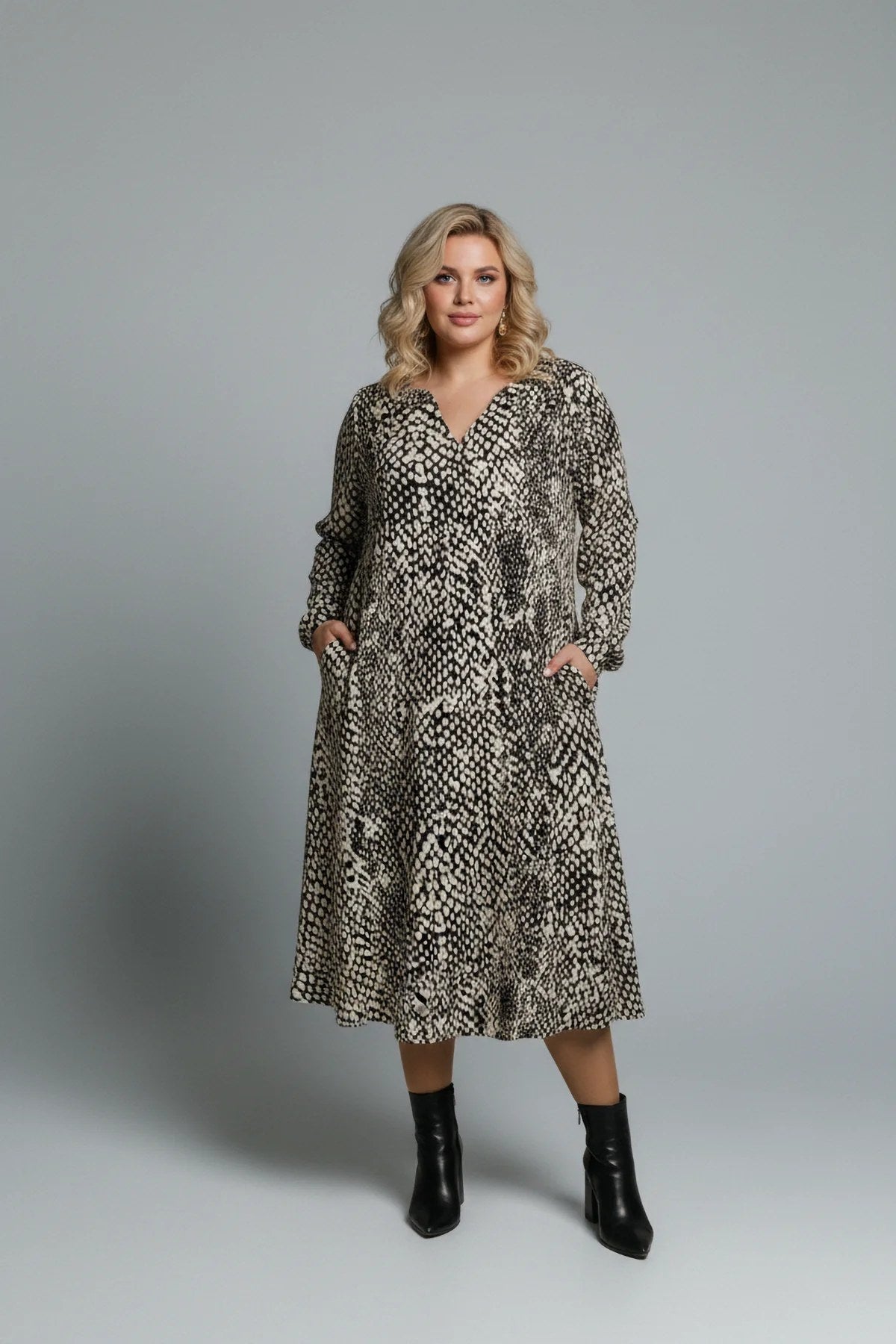 Gemustertes Kleid mit Taschendetails