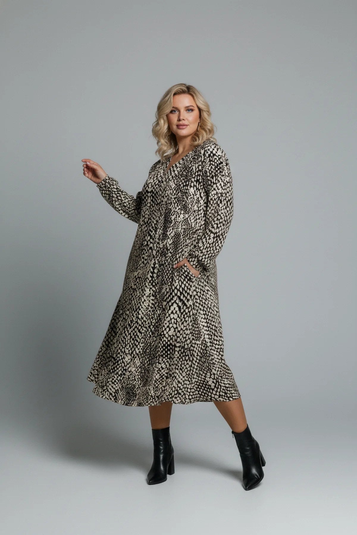 Gemustertes Kleid mit Taschendetails