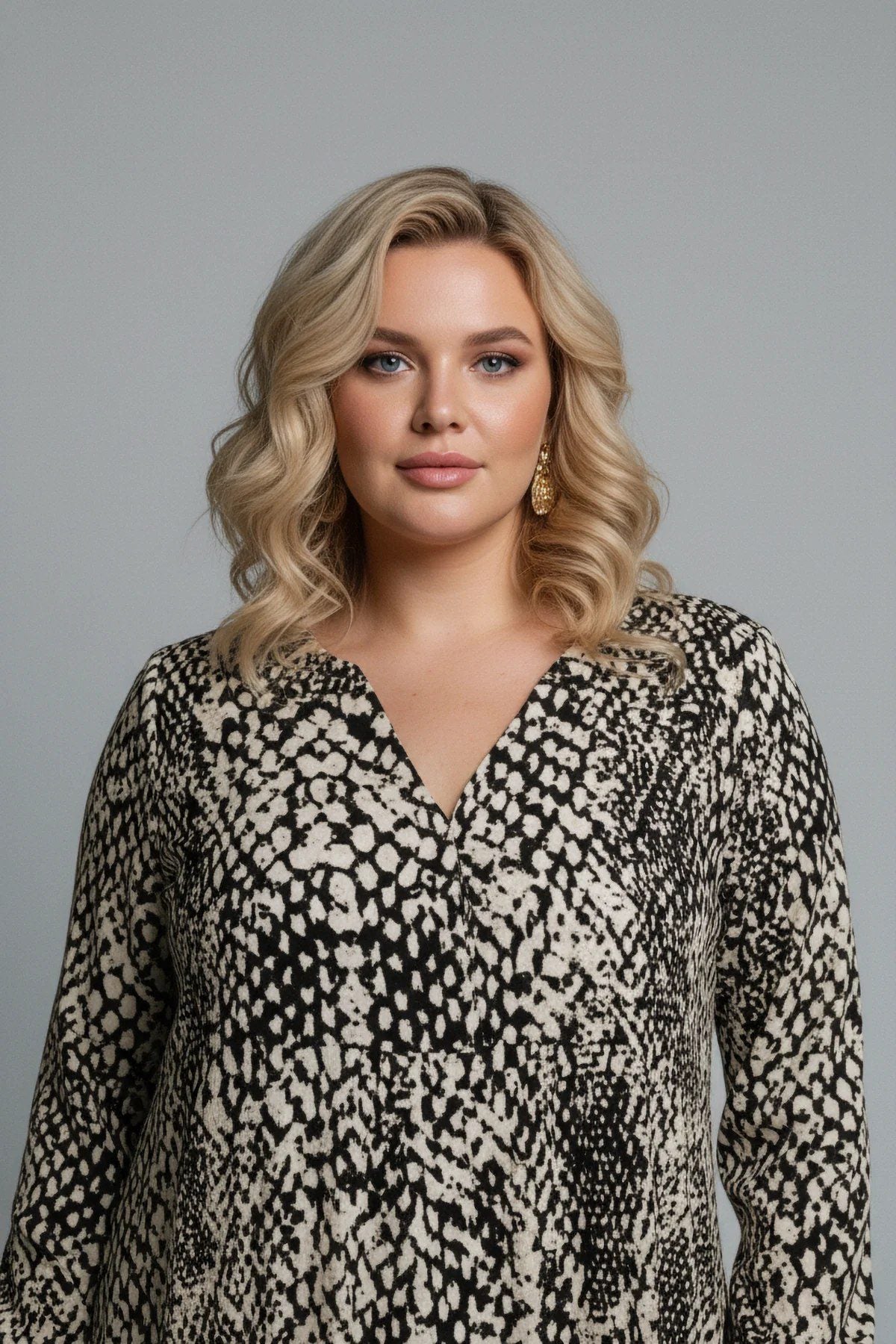Gemustertes Kleid mit Taschendetails