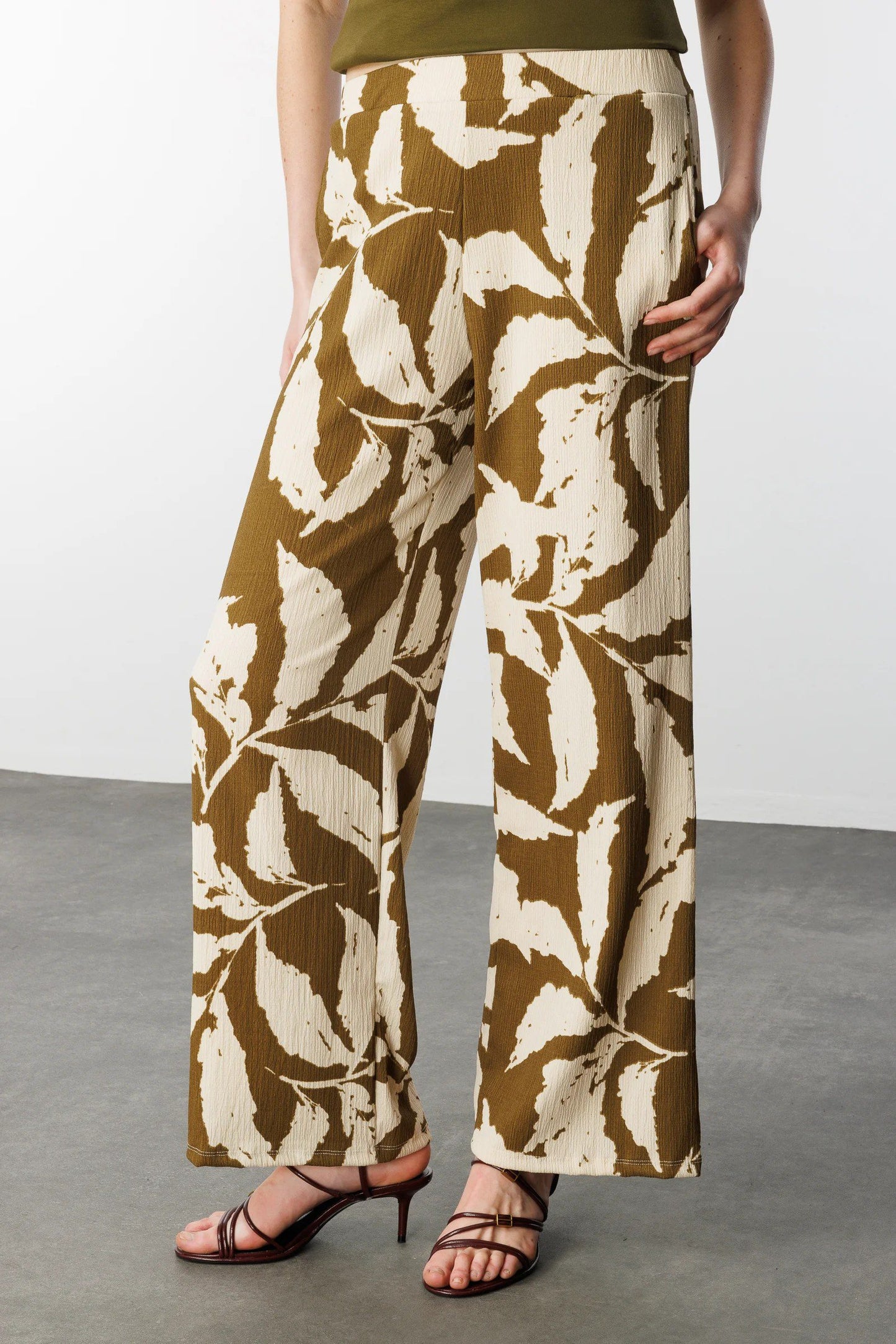 Gemusterte Weitbein-Hose