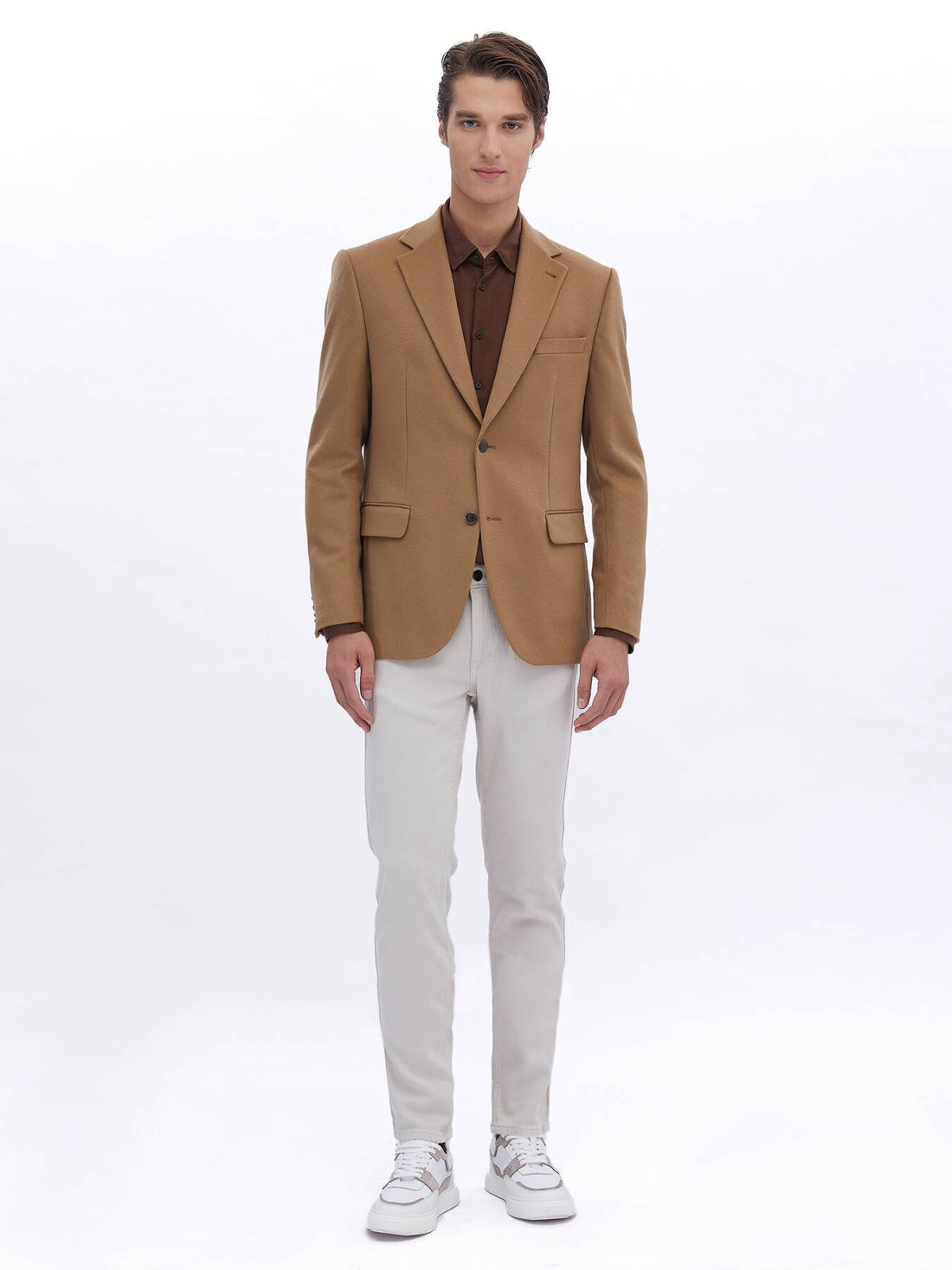 Schlichte Jacke aus Wollmischung mit normaler Passform