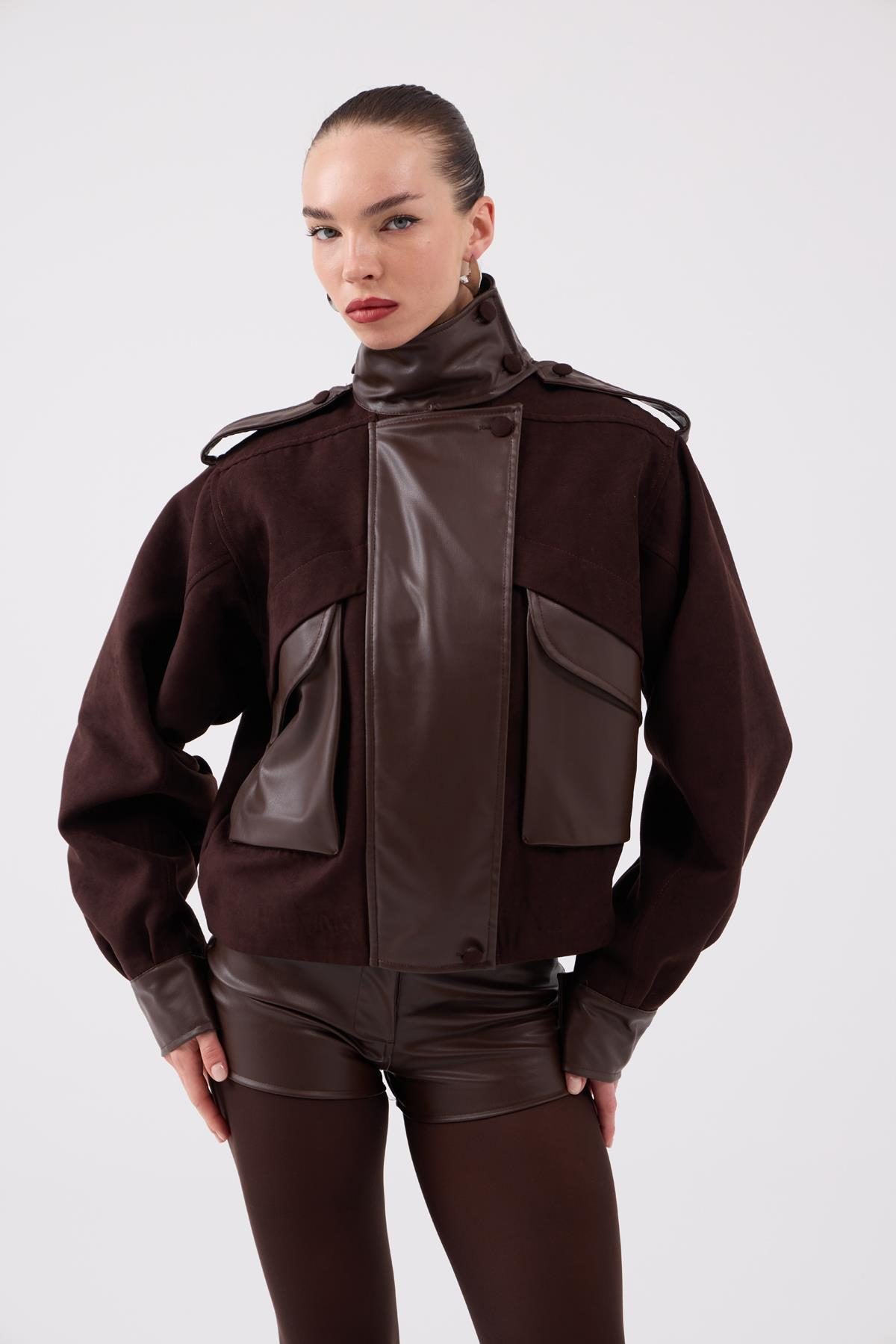 Braune Wildlederjacke mit Lederdetails