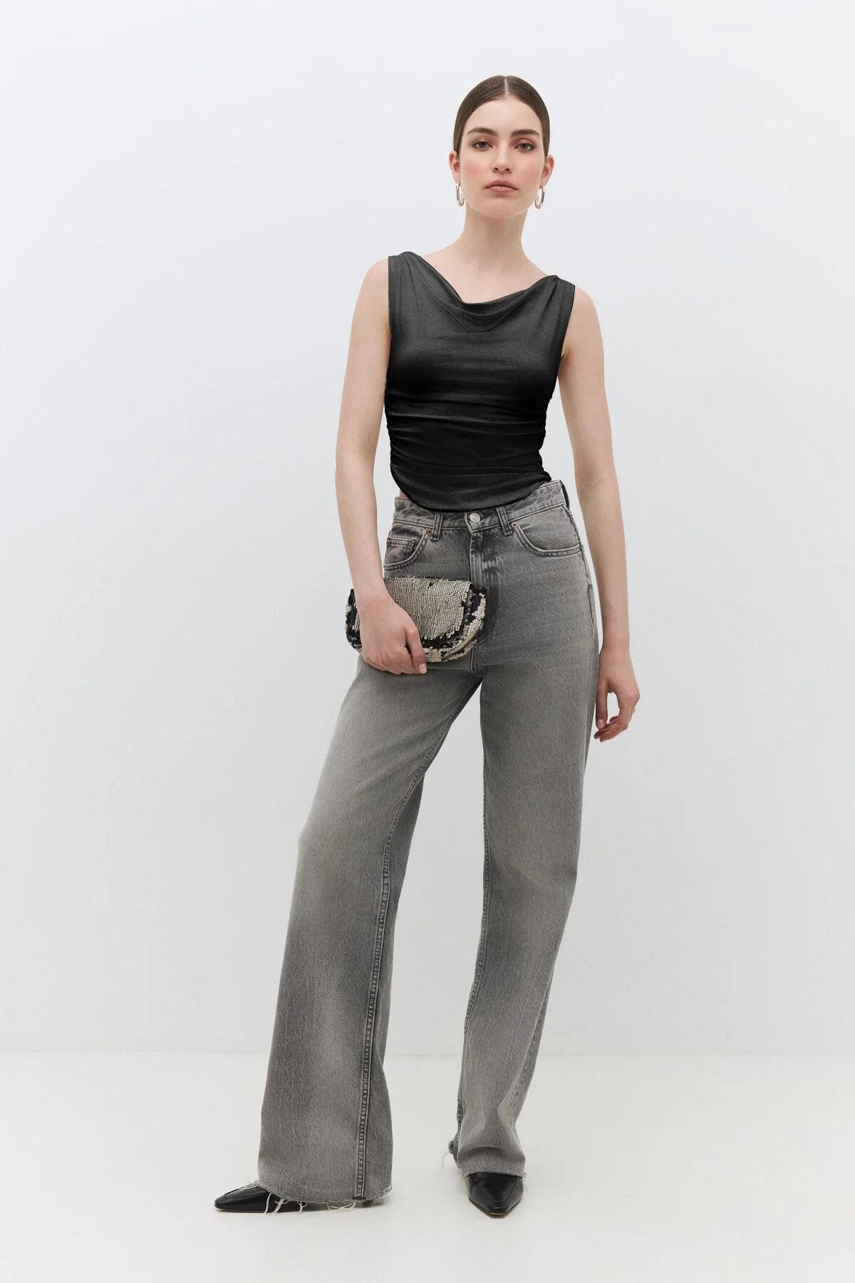 Ärmellose Crop-Bluse mit drapiertem Kragen