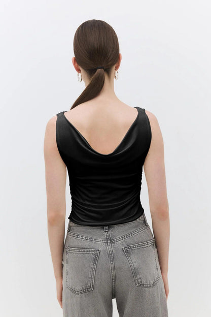 Ärmellose Crop-Bluse mit drapiertem Kragen