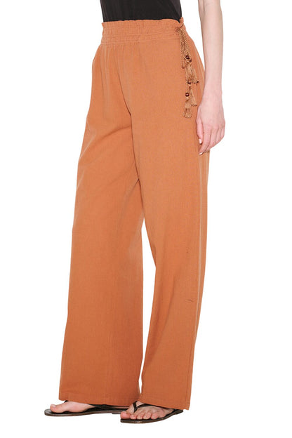 SCHWARZE STRUKTURIERTE BINDEHOSE