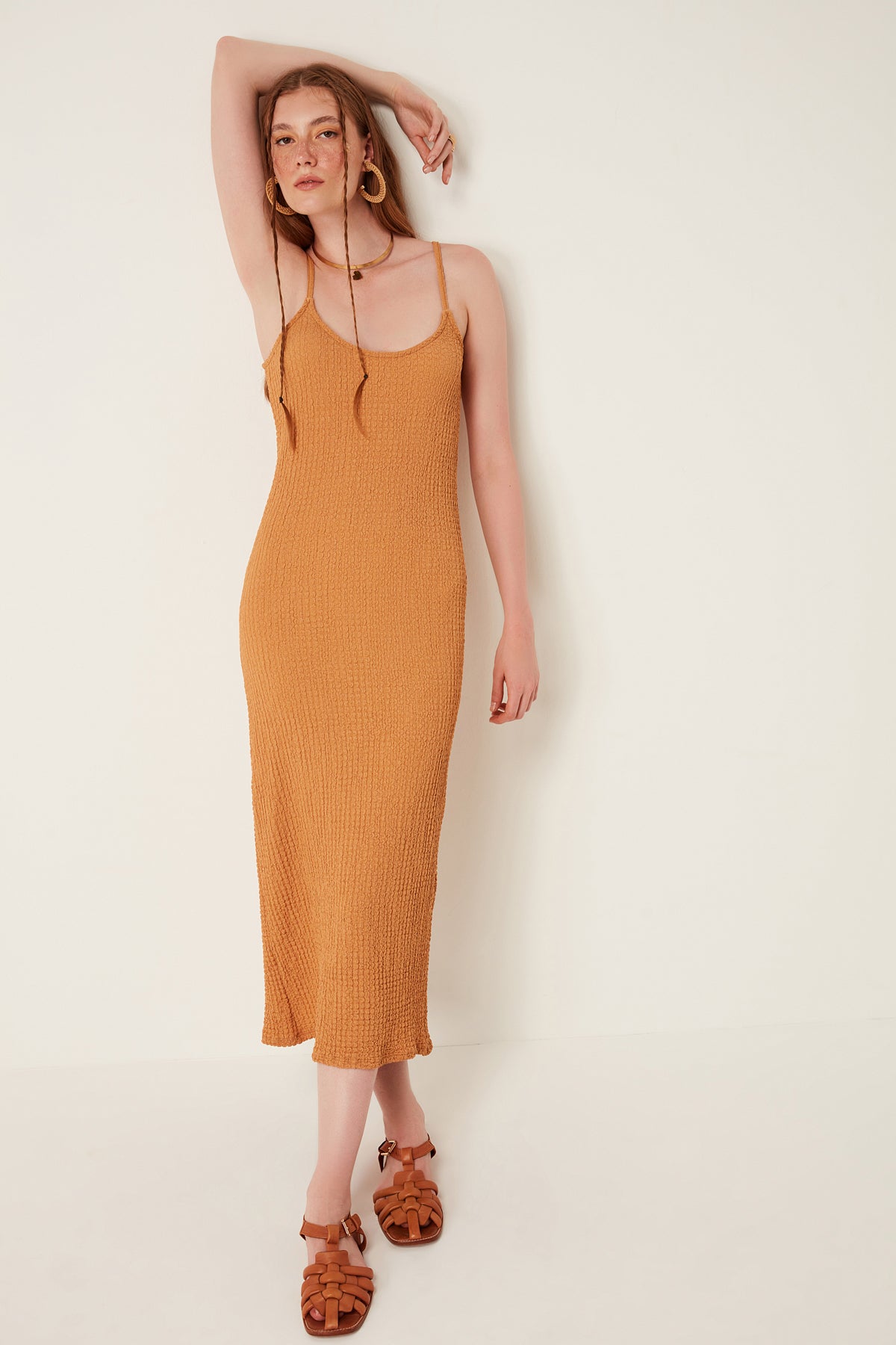 Kleid mit dünnen Trägern