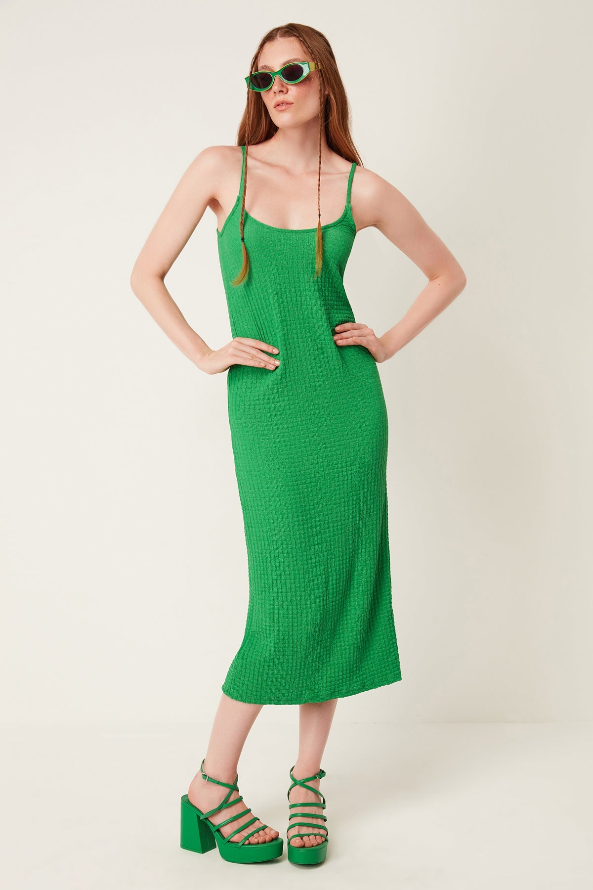 Kleid mit dünnen Trägern