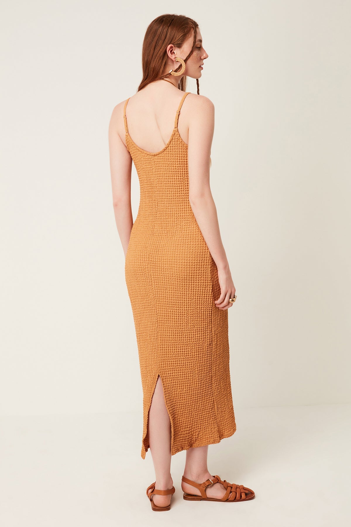 Kleid mit dünnen Trägern
