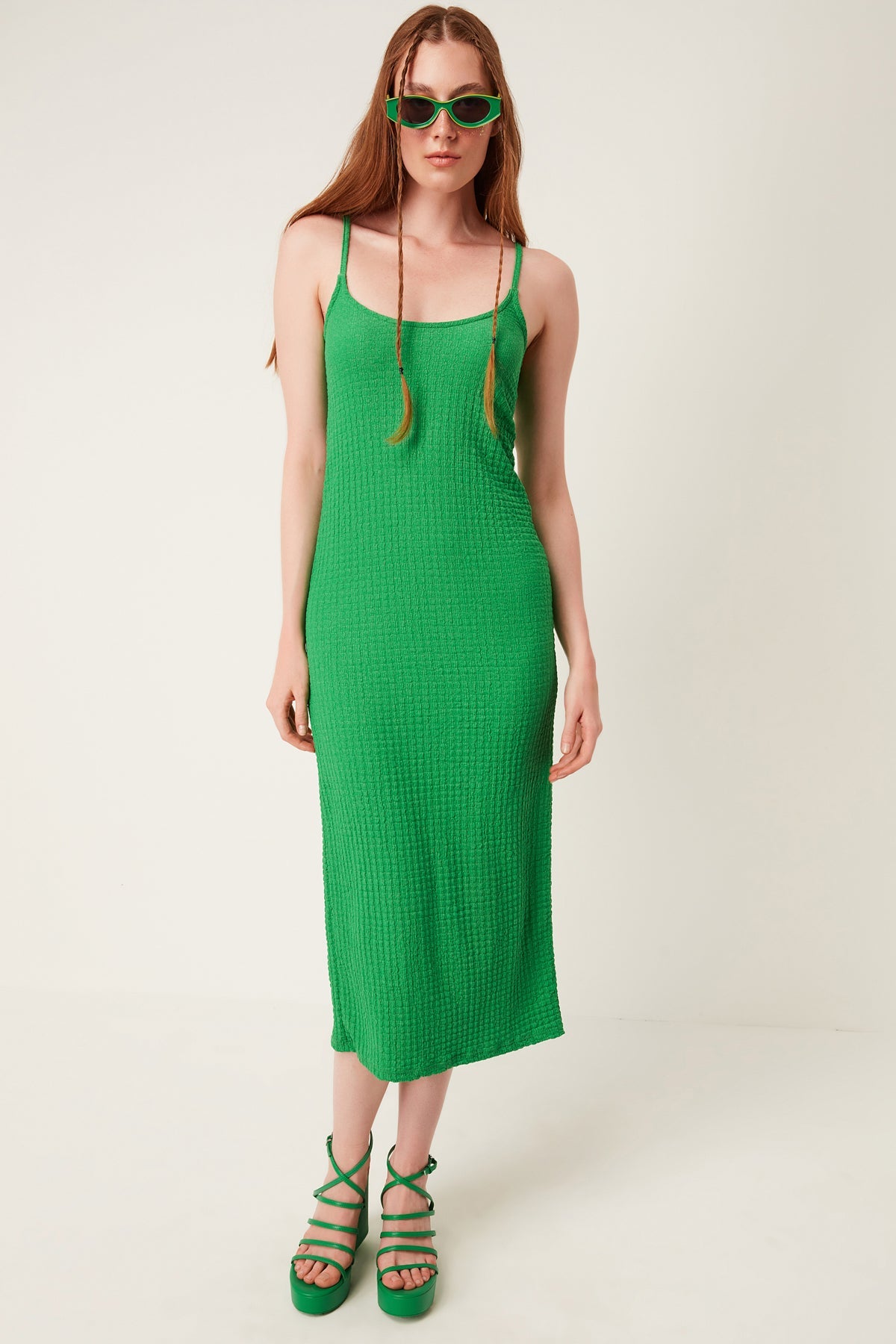 Kleid mit dünnen Trägern
