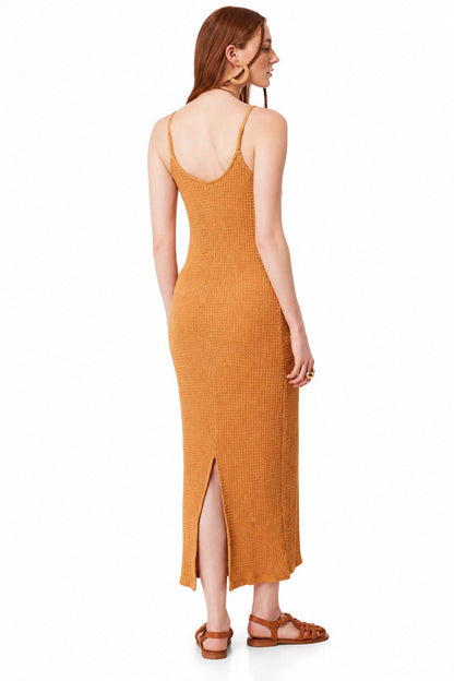 Kleid mit dünnen Trägern