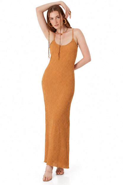 Kleid mit dünnen Trägern